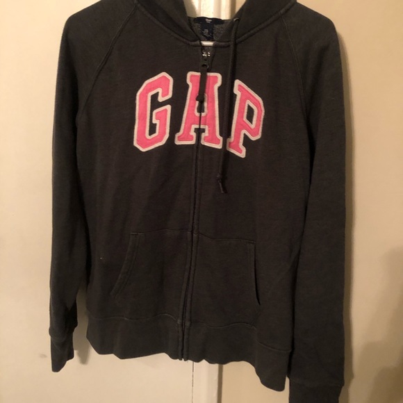 Bundle of pink gap and under Armour hoodies - Picture 5 of 5